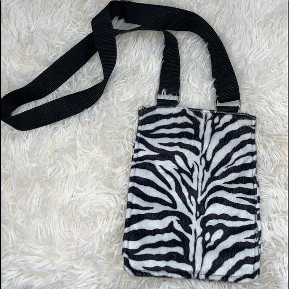 Crossbody Zebra Print - Picture 2 of 8